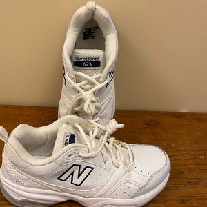 New Balance tennis shoes